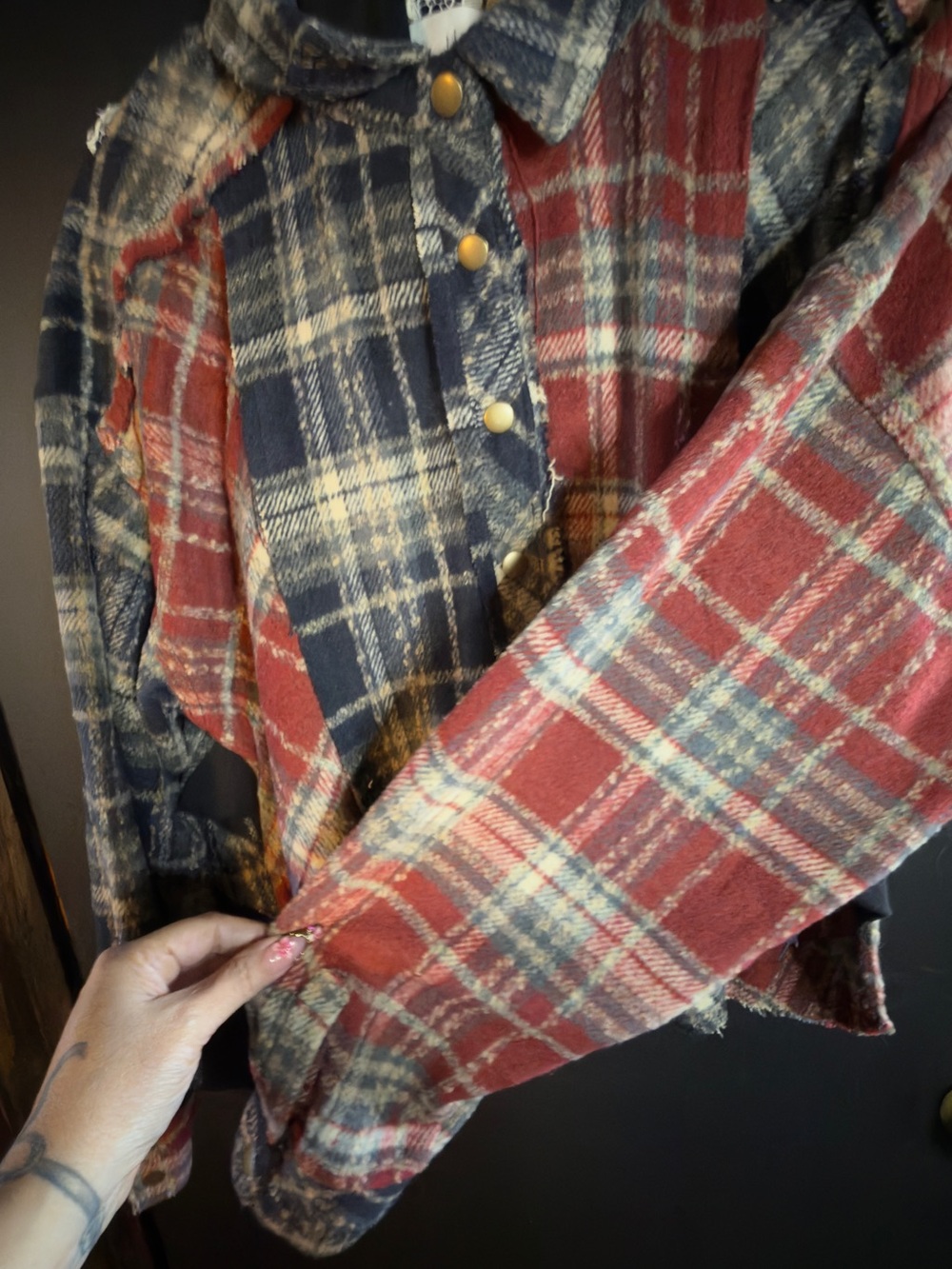 Oli & Hali Plaid Button-Front Shacket in Navy, Red & Cream Star Lace Detail - Picture 3 of 11